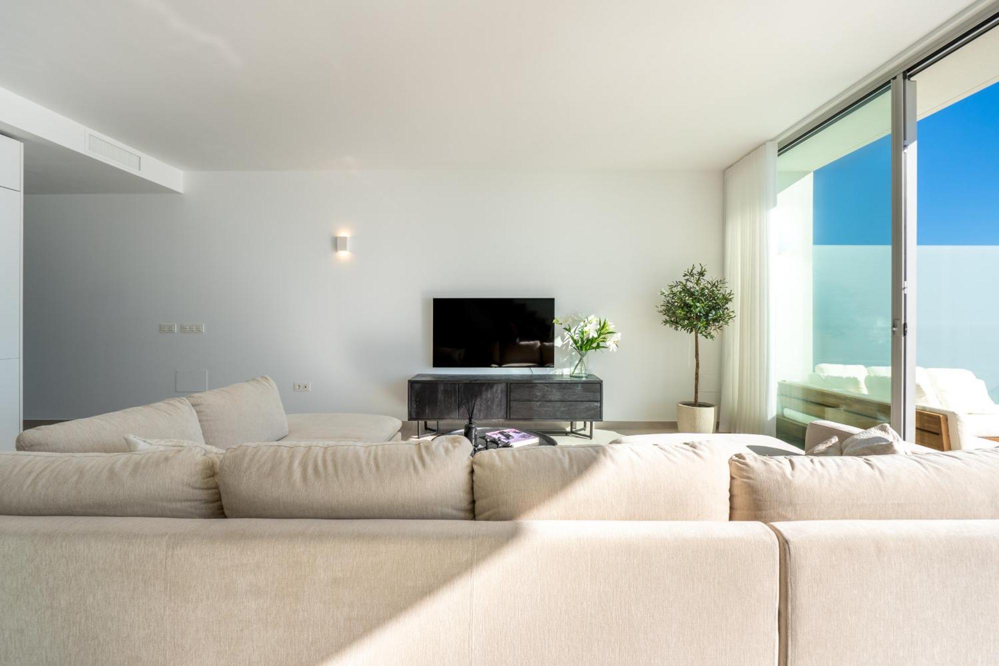 Stupa Hills Ix - Superb New Built Duplex Apartment